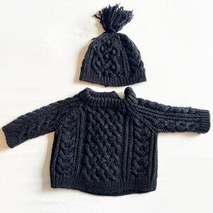 Banana Republic Baby knit sweater w/matching hat. Size 0–6 months (XS/S, 7–17lbs